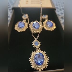 Elegant 4 Pc Lab Creared Blue Saphire Jewelry Set White Gold Plated